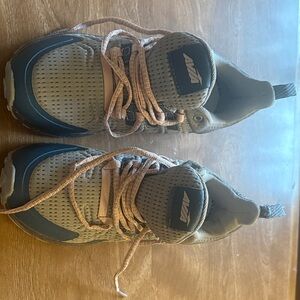 Avia Women Beige and Navy Sneakers